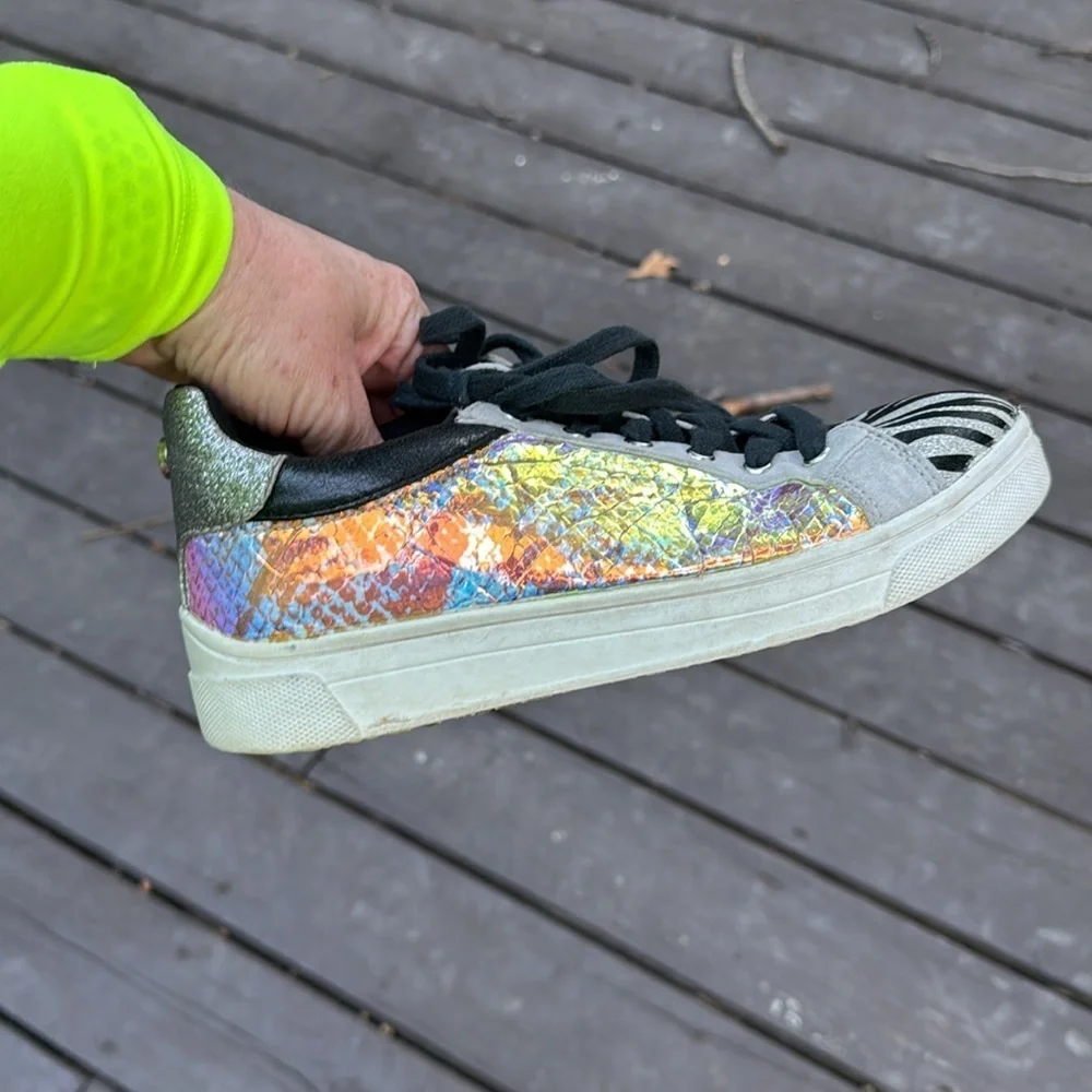 Steve Madden Zparka Colorful Zebra Print Girls Sneakers size 5